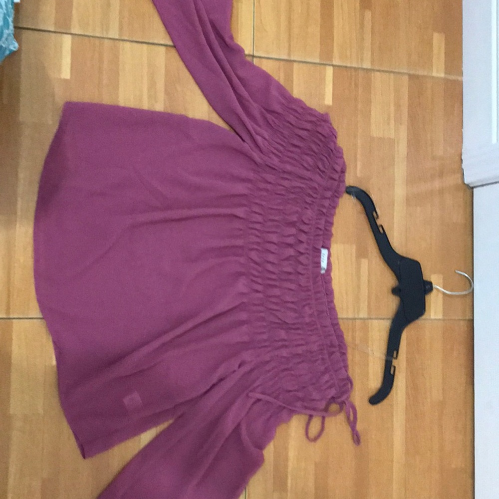 top off the shoulders size M